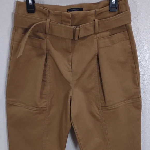 BANANA REPUBLIC Tan High-rise Tapered with Belt, Size 8. - Picture 3 of 17